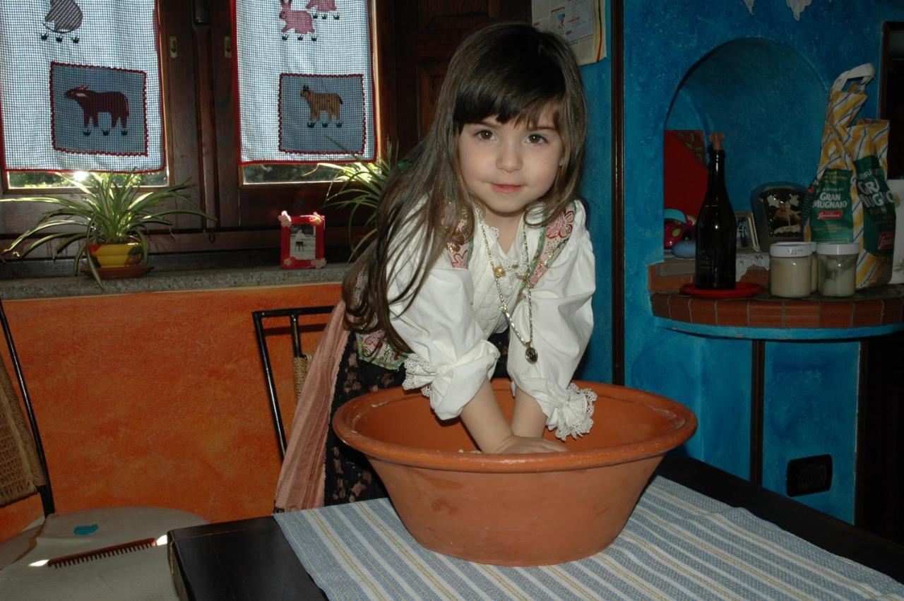 B&B Rita And Family Loceri Екстериор снимка